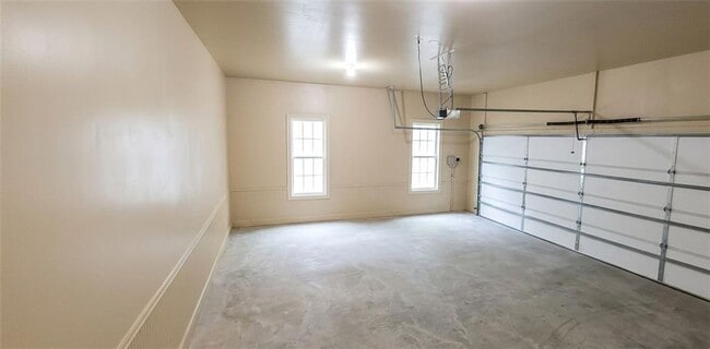 Building Photo - 606 Lakeshore Ct
