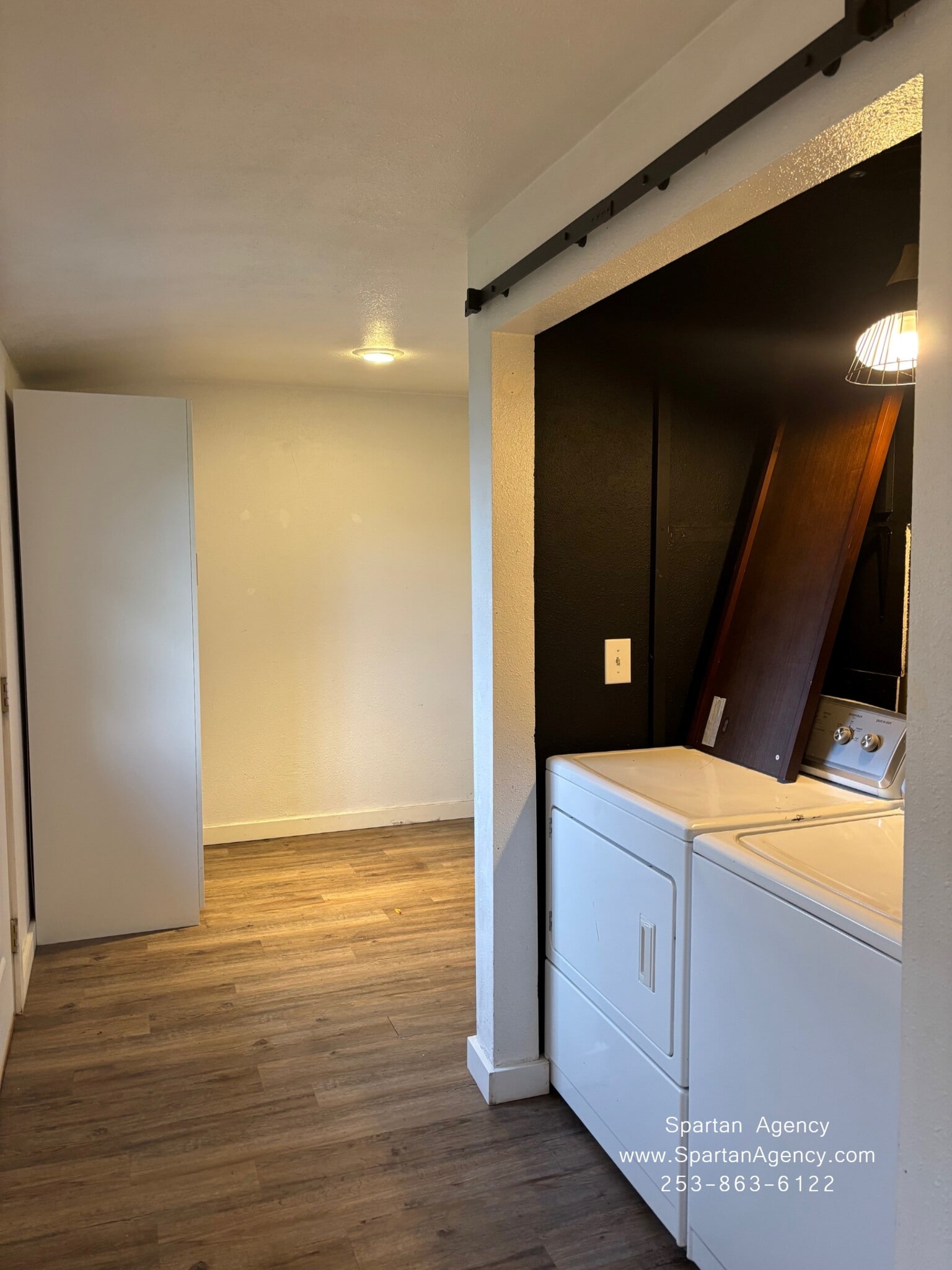 Building Photo - 1727 Pease Ave