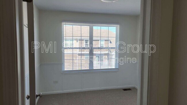Building Photo - 4444 Monroe Ct