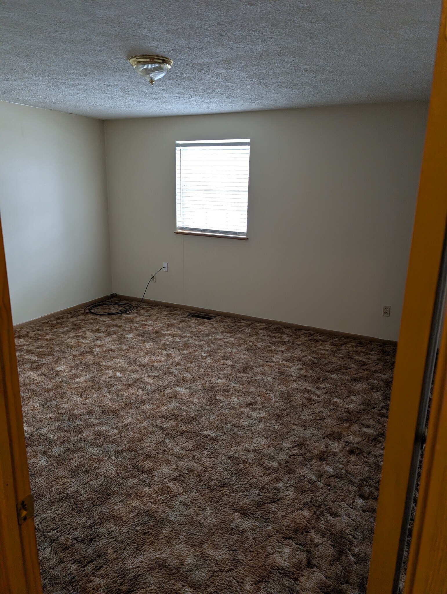 Building Photo - 521 Hinderer Ave SW