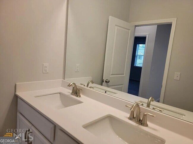 Building Photo - 604 Cunninghame Ct