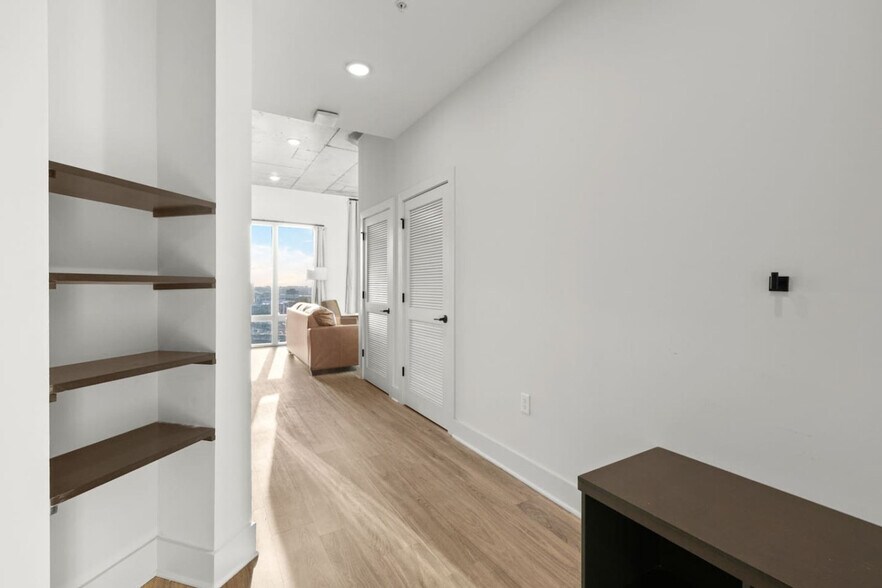 Building Photo - 605 N 12th St