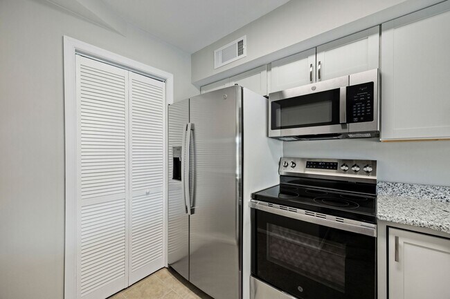 Building Photo - 5900 Patterson Ave