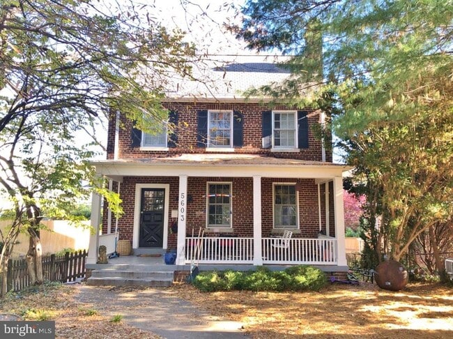 Building Photo - 5603 Chevy Chase Pkwy NW