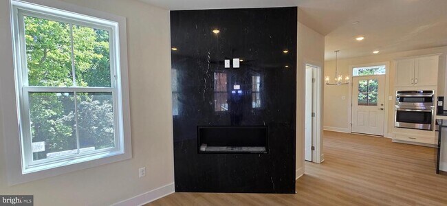 Building Photo - 418 Chapel Alley