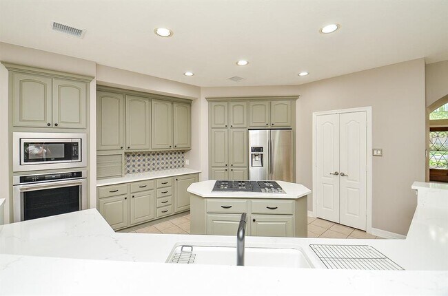 Building Photo - 1407 Kennoway Park Dr