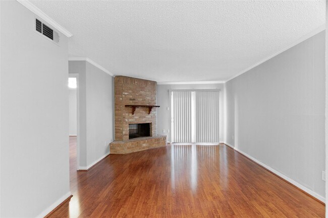 Building Photo - 2800 Jeanetta St