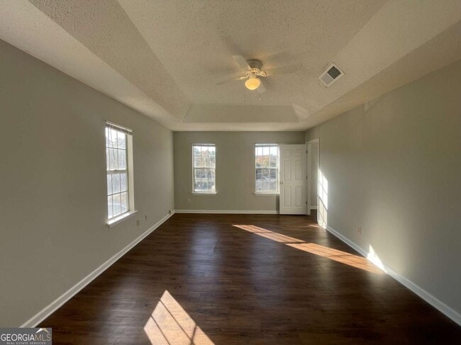 Building Photo - 6387 Seths Way