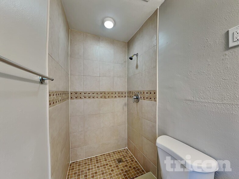 Building Photo - 2932 E 148th Ave