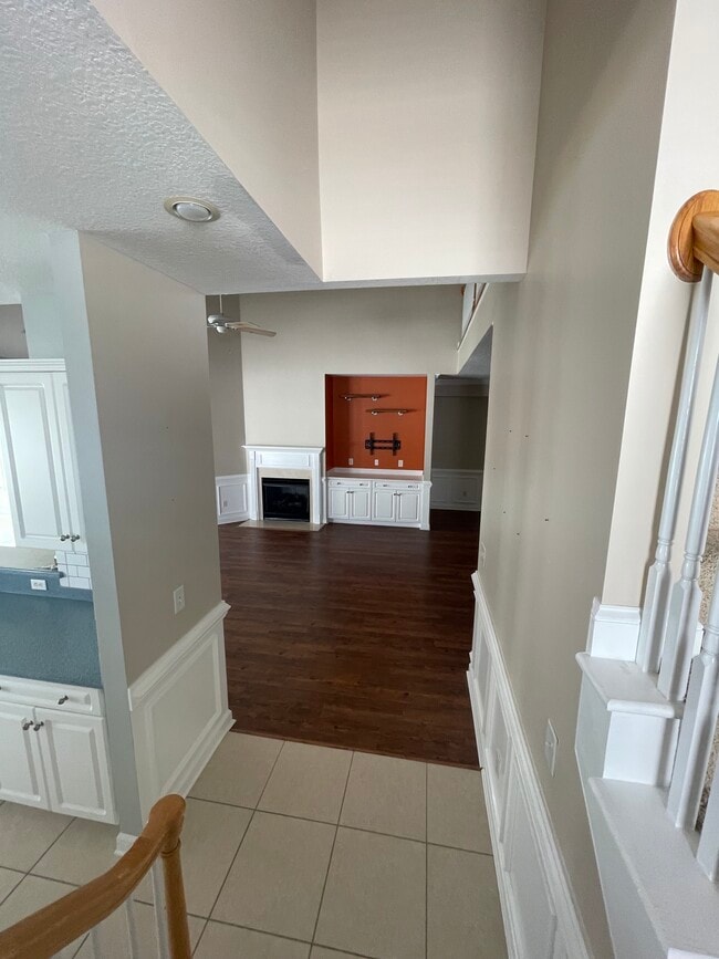Building Photo - 107 Fox Den Dr