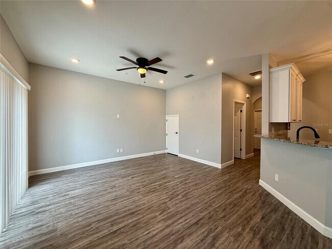 Building Photo - 2531 Pine Pl