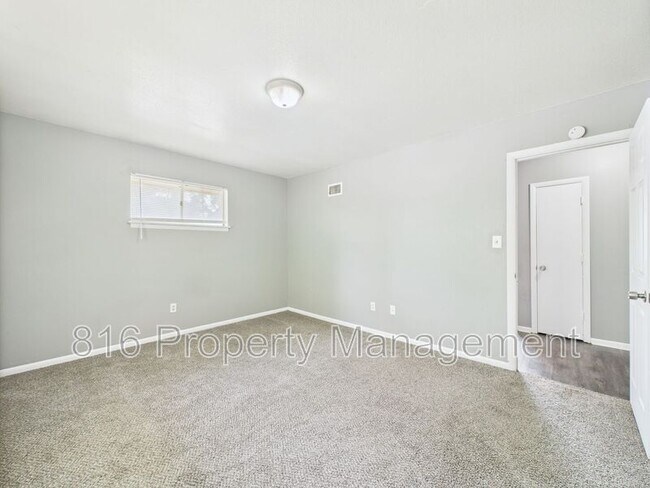 Building Photo - 8038 Campbell St