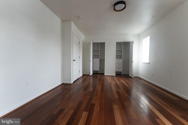 Building Photo - 7426 Rhondda Dr