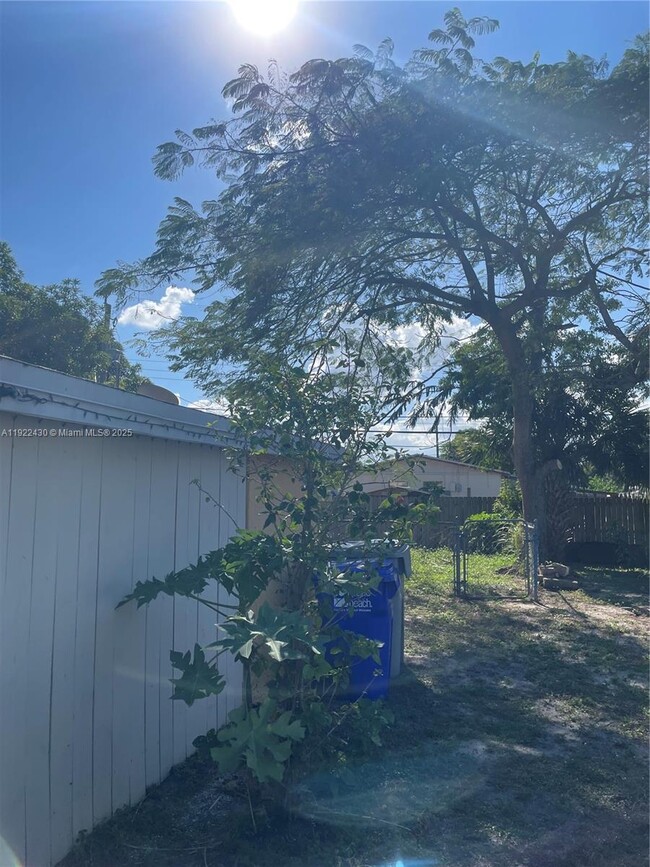 Building Photo - 1865 NW 6th Ave