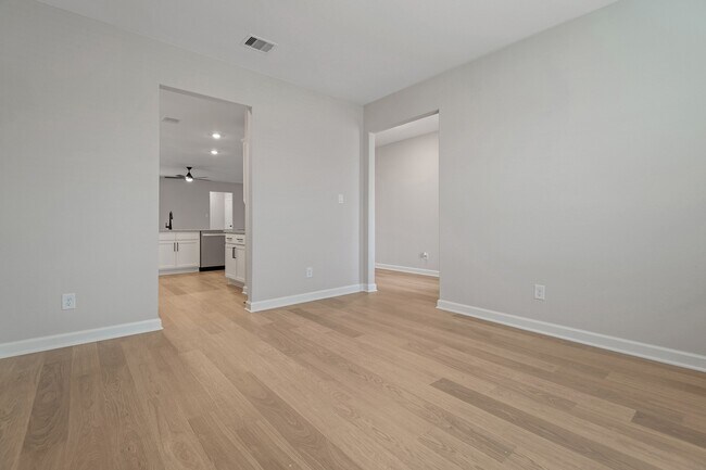 Building Photo - 23110 Dadi Orchid Dr