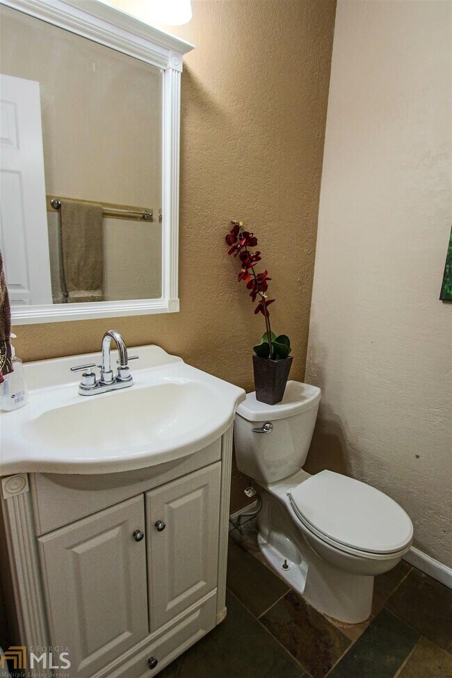 Building Photo - 138 Rockspray Ridge