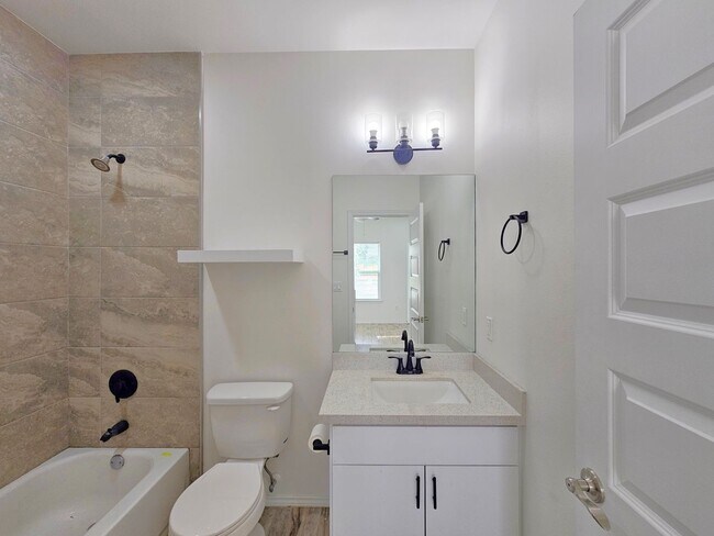 Building Photo - 1809 Atrium Pl Dr