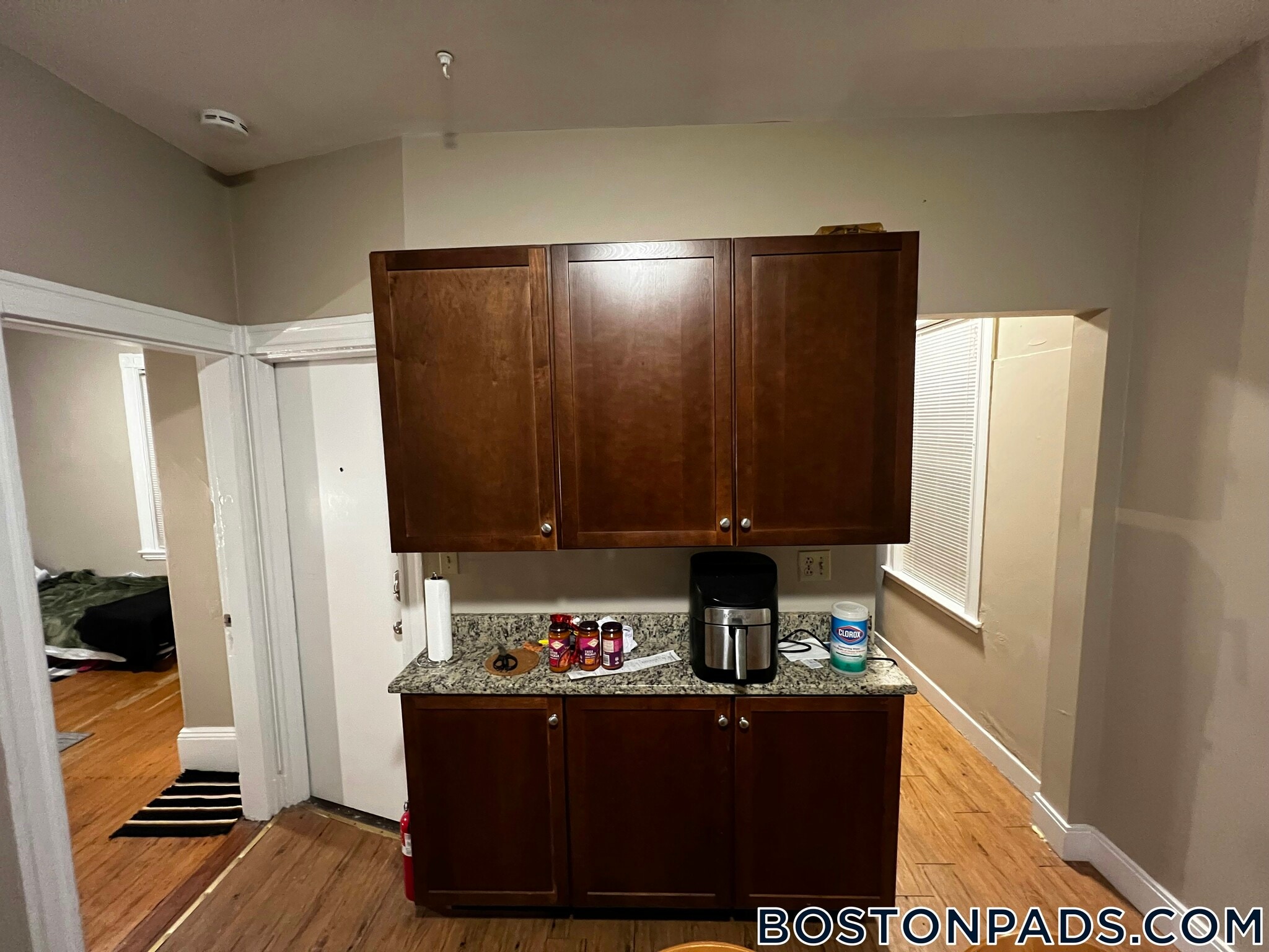 Building Photo - 6-8 Sunset St.