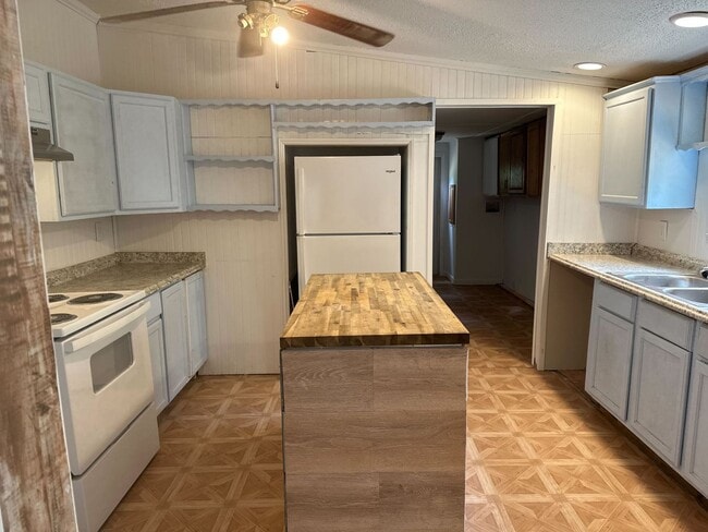 Building Photo - Available Soon! Section 8 Voucher Holders Apply Now! 3 Bedroom 2 Bathroom doublewide Home in Aiken!