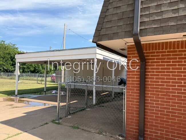 Building Photo - 2614 Elwood Dr