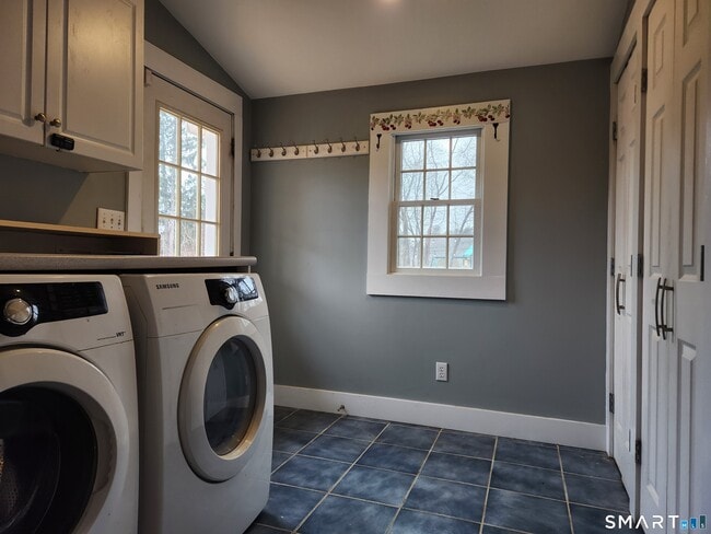 Building Photo - 10 Washington Ave