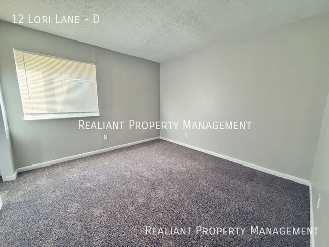 Building Photo - 12 Lori Ln