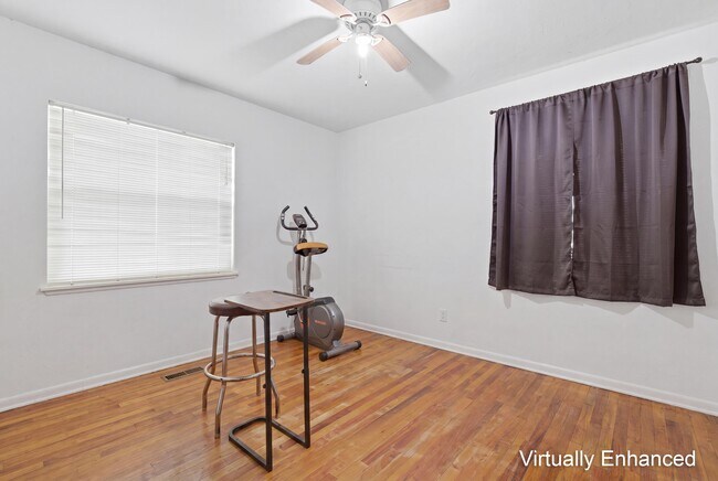 Building Photo - 1734 W Tharpe St