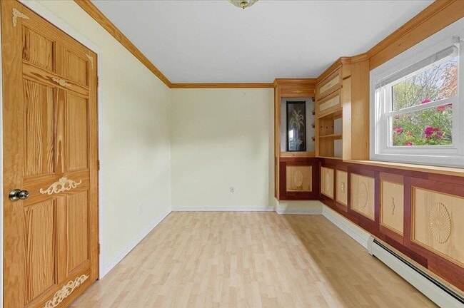 Building Photo - Beautifully Maintained Single-Family Home With Flexible, Multi-Area Layout