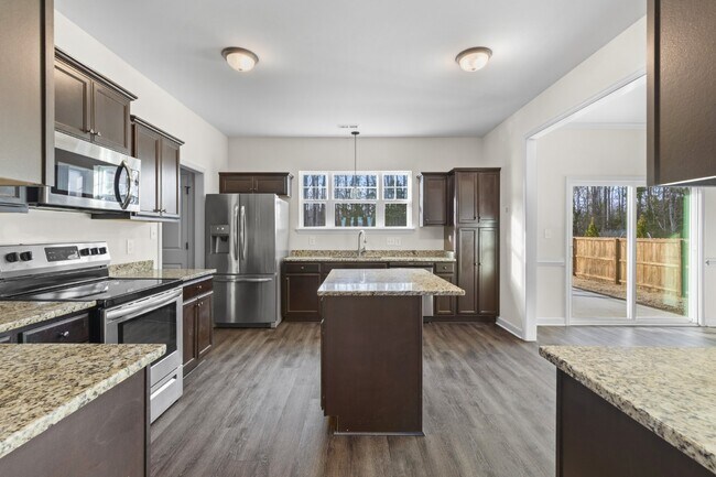 Building Photo - Evans Crossing