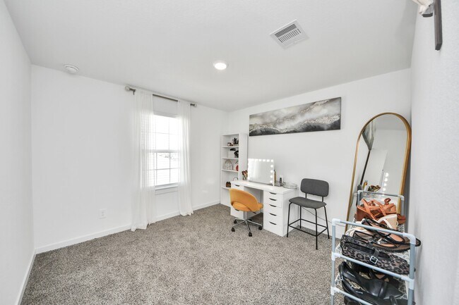 Building Photo - 30119 Gallatin River Ln