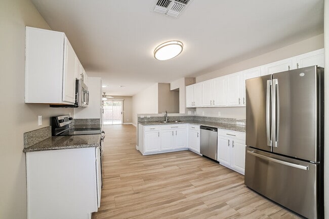 Building Photo - 11547 E Camino St