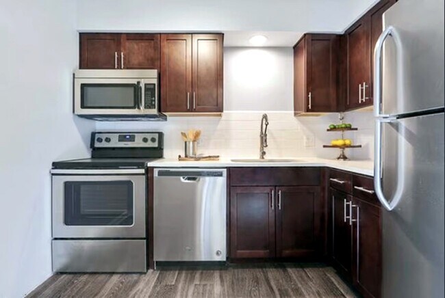 Building Photo - 710 E. 139th St.-G