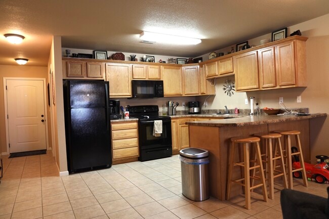 Building Photo - 131 Edna St