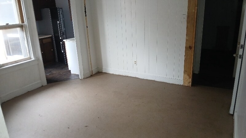Building Photo - 109 S Market St