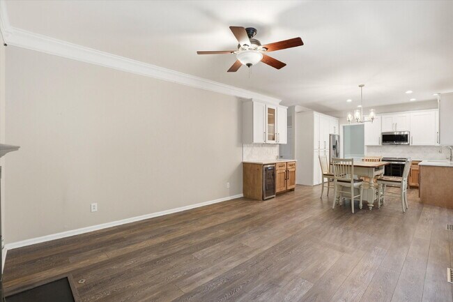 Building Photo - "Exquisite 4-Bed Sanctuary with Cozy Fireplace & Spacious 2,204 Square Foot Layout on Willoughby ...