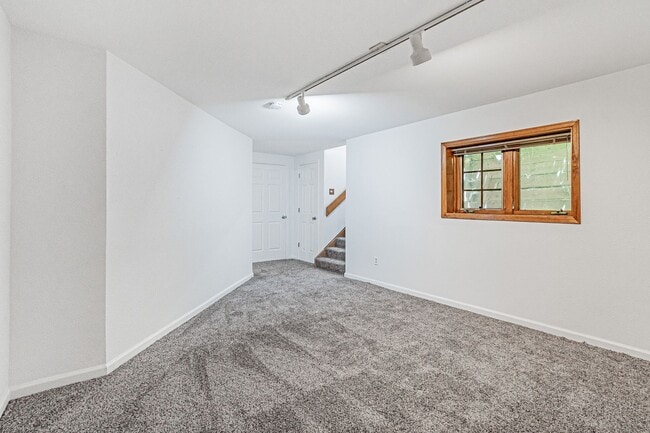 Building Photo - 3BD, 2.5BA Boulder Townhome with 2 Parking Spots