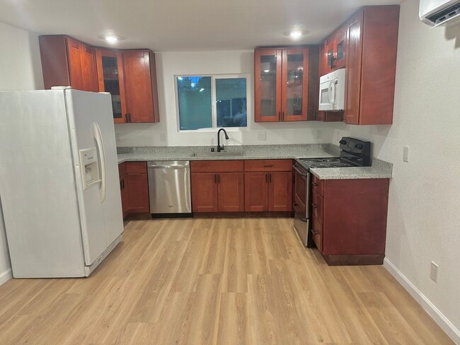 Building Photo - Phillips Lane