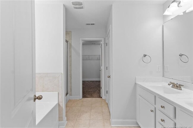 Building Photo - 2051 Hayfield Rd