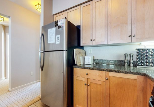 Building Photo - Beautiful 2 Bed, 2 Bath Fully Furnished Co...