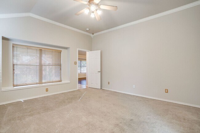 Building Photo - Beautiful Corner Lot Home in North Arlington-  3 Bed, 2 Bath- Ready for New Tenants- Arlington ISD