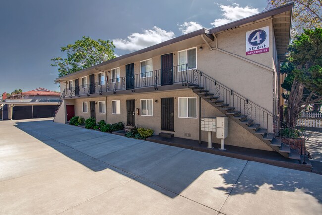 Primary Photo - Fourth Street Apartments