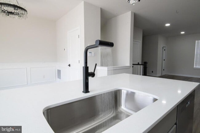Building Photo - 442 Whirl Ln