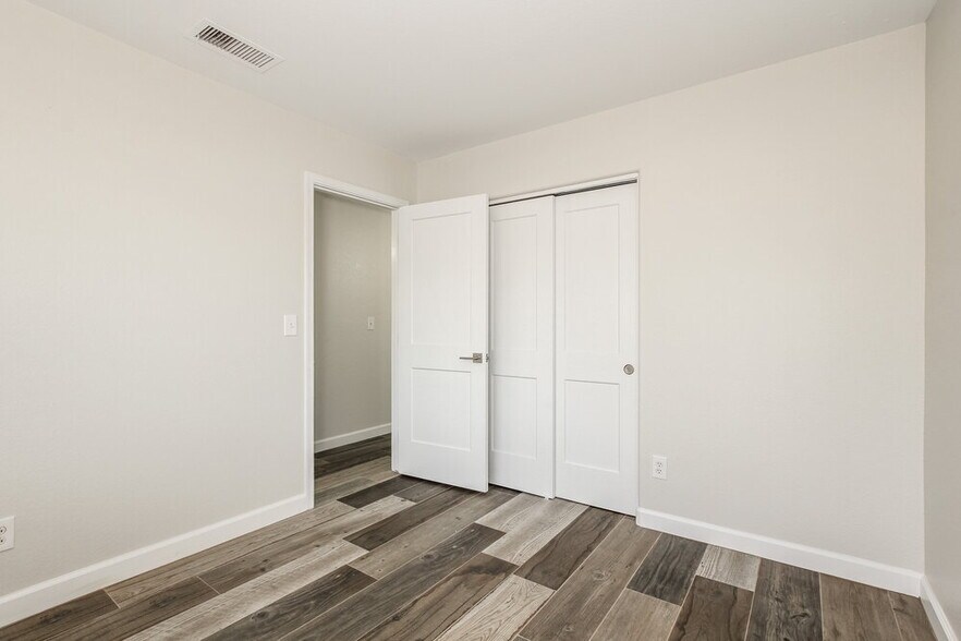 Building Photo - 2902 W Irma Ln