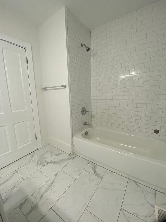 Building Photo - 205 Church St