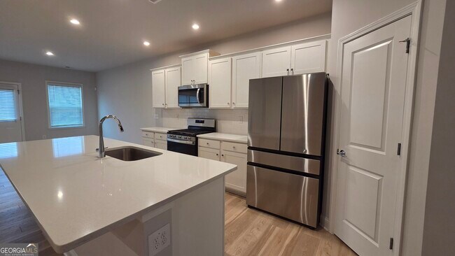 Building Photo - 521 Elkwood Ln