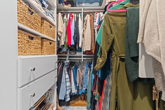 Building Photo - 6 Ashland St