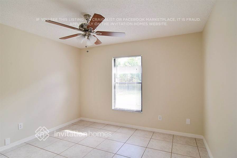 Building Photo - 1649 SE Lorraine St