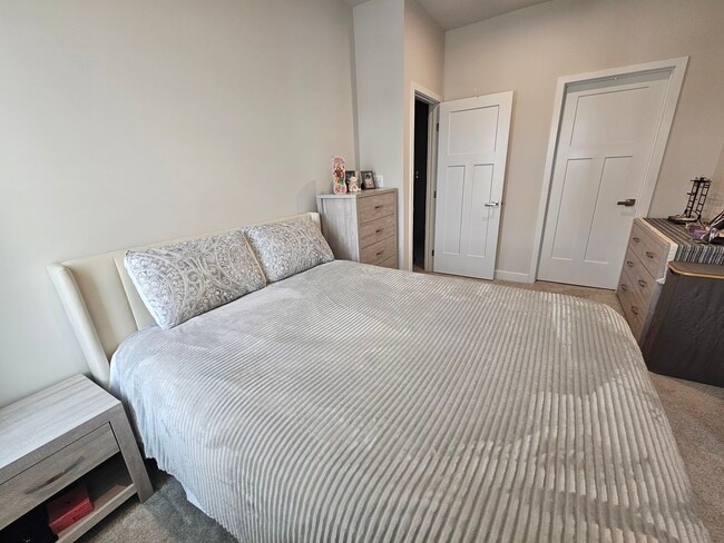 Building Photo - 16573 Fife Wy