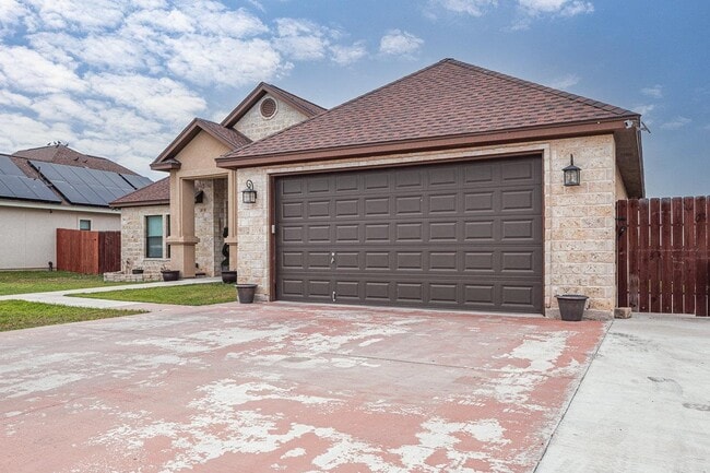 Building Photo - 210 Alyssa Dr
