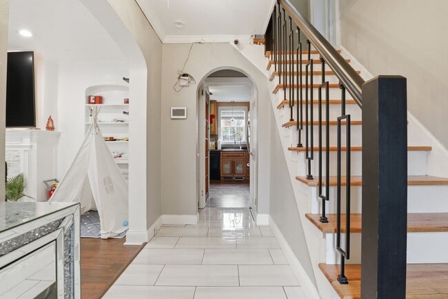 Building Photo - 3015 N 5th St